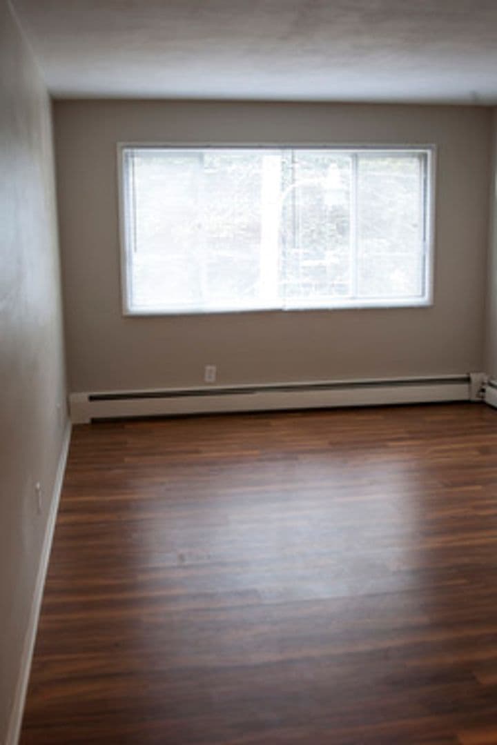 Minneapolis Apartment: 815 13th Ave SE