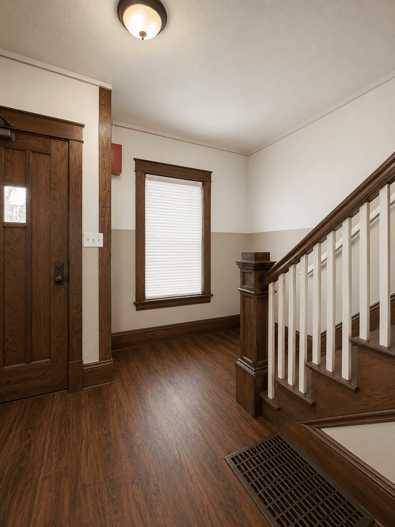 Minneapolis Apartment: 1231 8th St SE