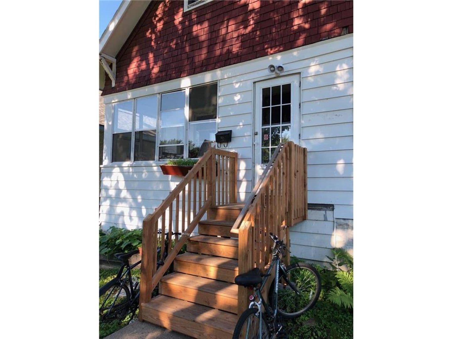 Minneapolis House: 1099 17th Ave SE