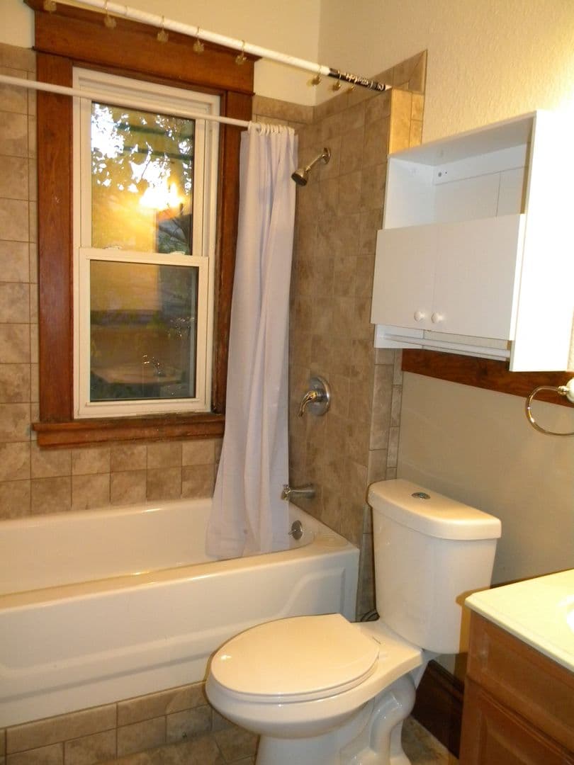 Minneapolis Apartment: 742 Buchanan St NE