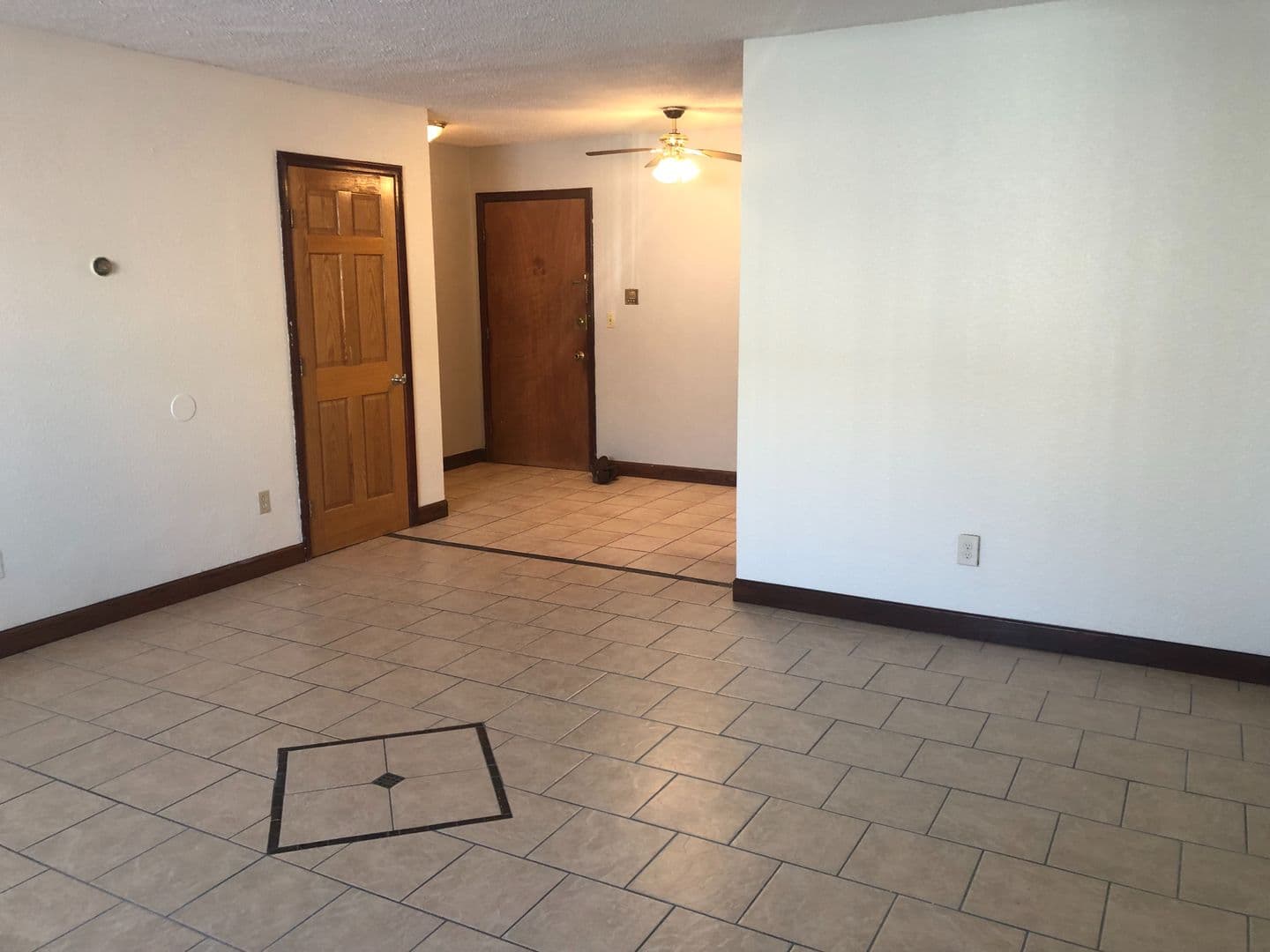 Minneapolis Apartment: 801 University Ave SE