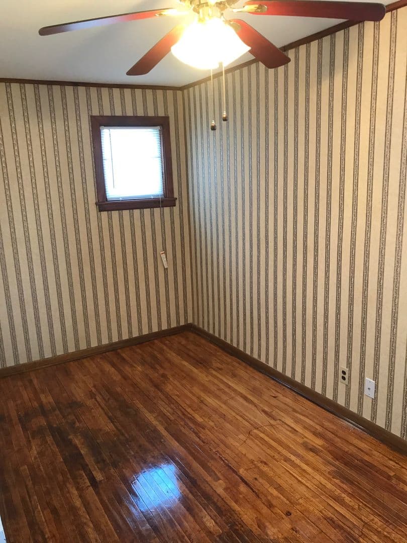St. Paul Apartment: 1641 Hewitt Ave