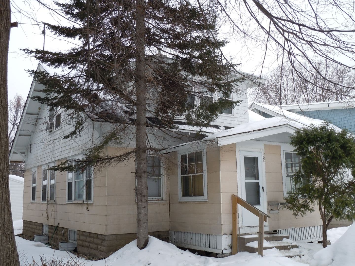 Minneapolis Apartment: 2008 Como Ave SE