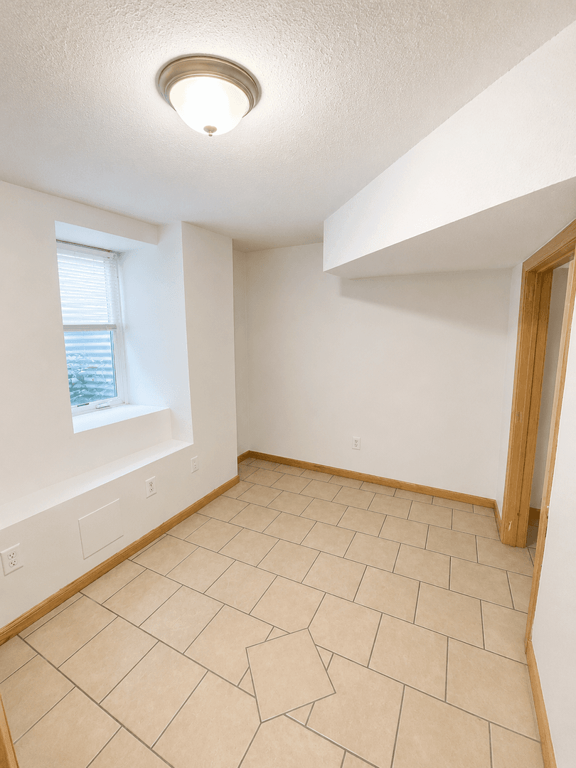 Minneapolis Apartment: 1231 8th St SE
