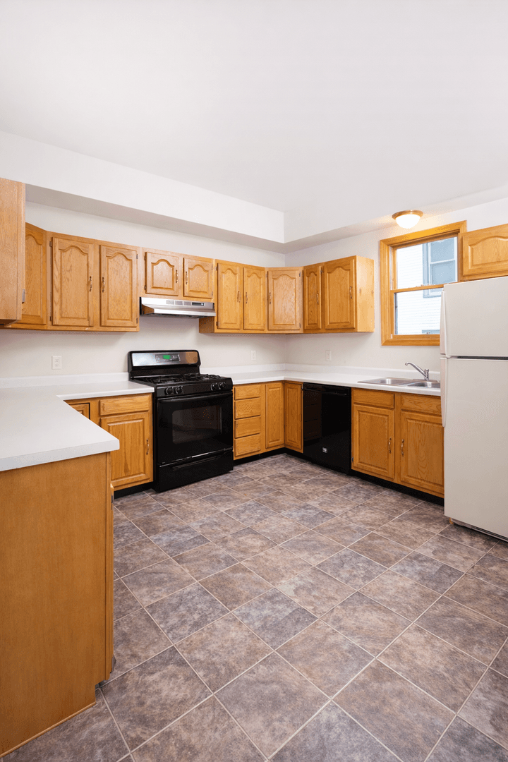 St. Paul House: 1689 Marshall Ave