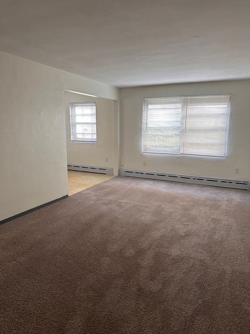 Minneapolis Apartment: 318 8th Ave SE