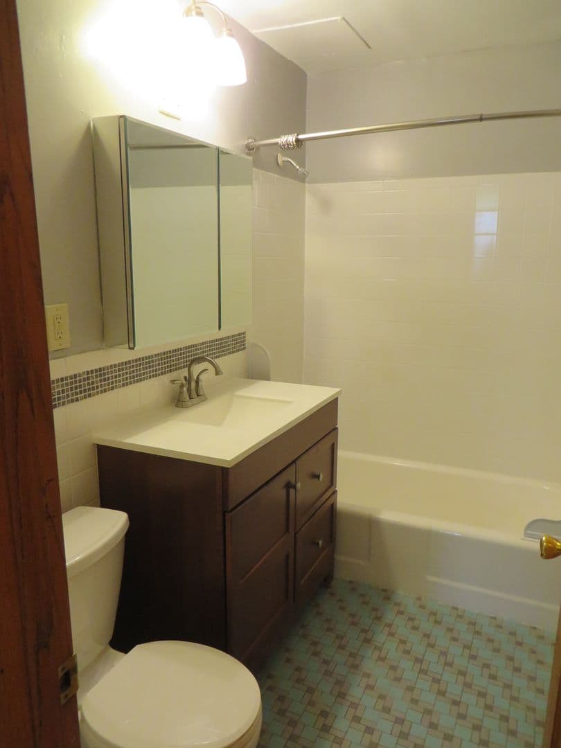 Minneapolis Apartment: 1823 Ulysses St NE
