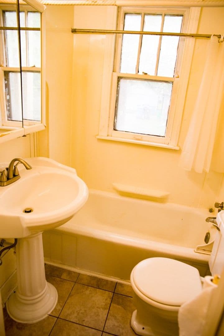 Minneapolis Apartment: 1054 24th Ave SE