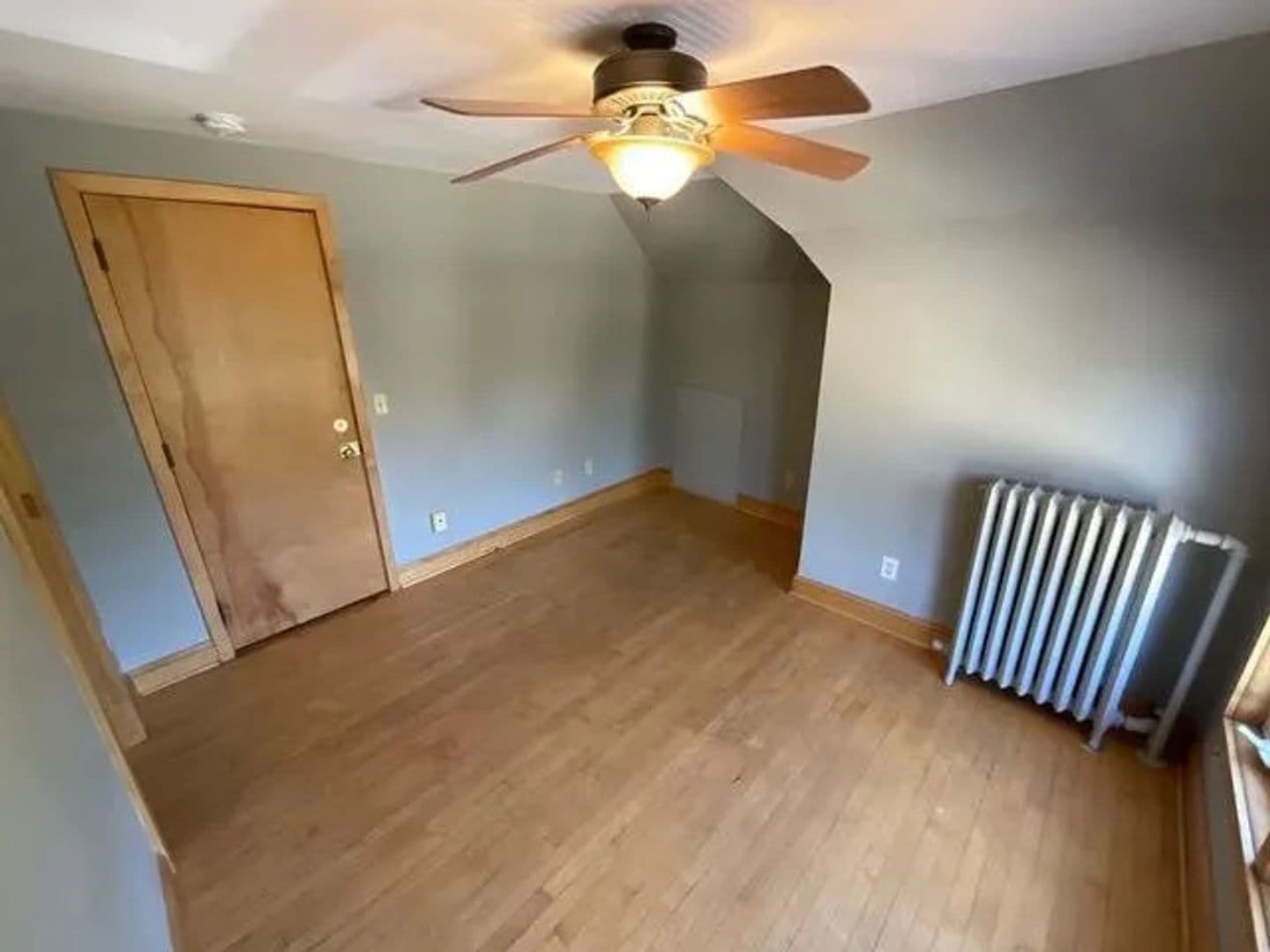 St. Paul Apartment: 803 Snelling Ave N