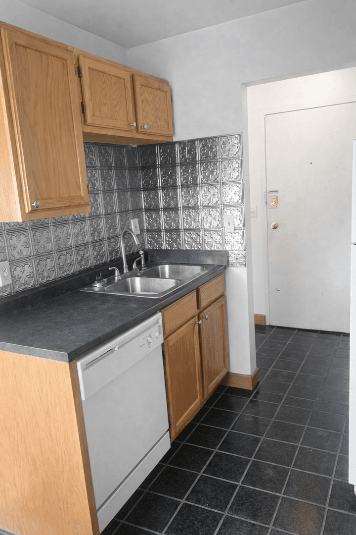 Minneapolis Apartment: 810 8th St SE