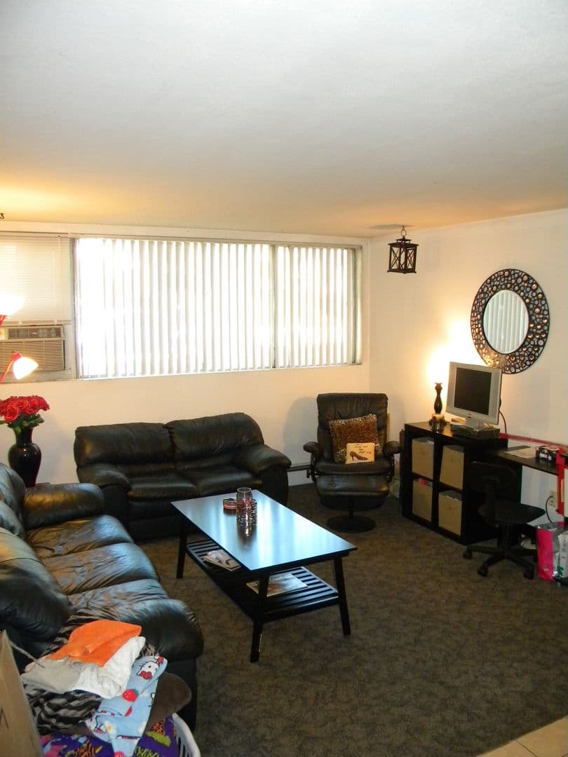 Minneapolis Apartment: 720 6th Ave SE