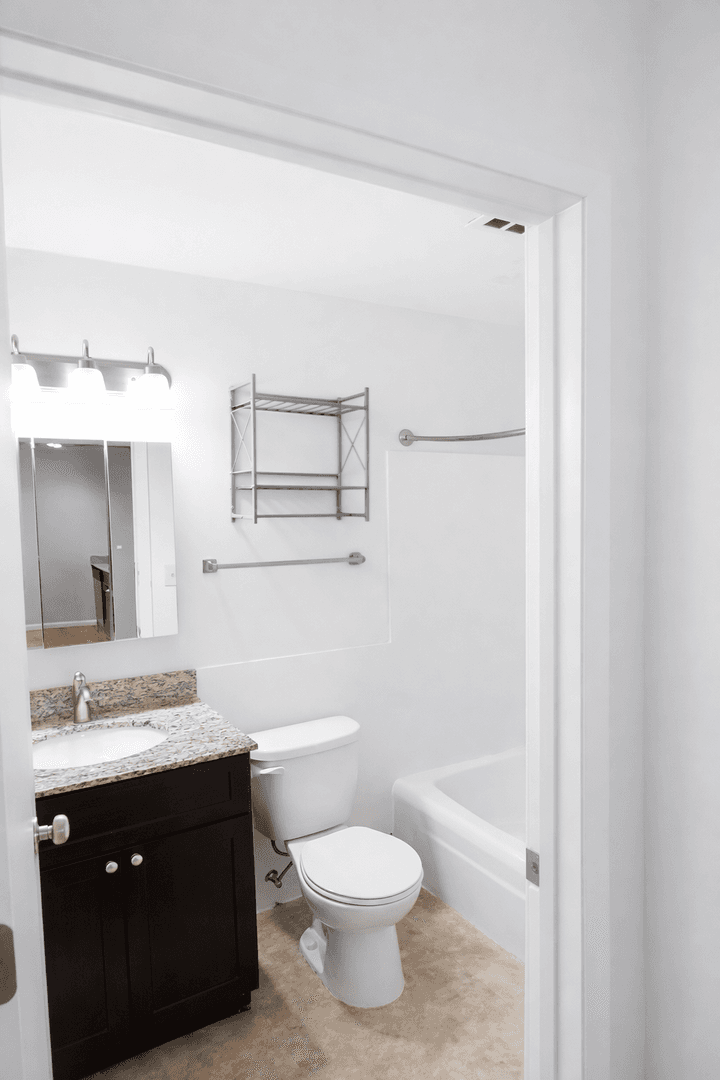 Minneapolis Apartment: 815 13th Ave SE
