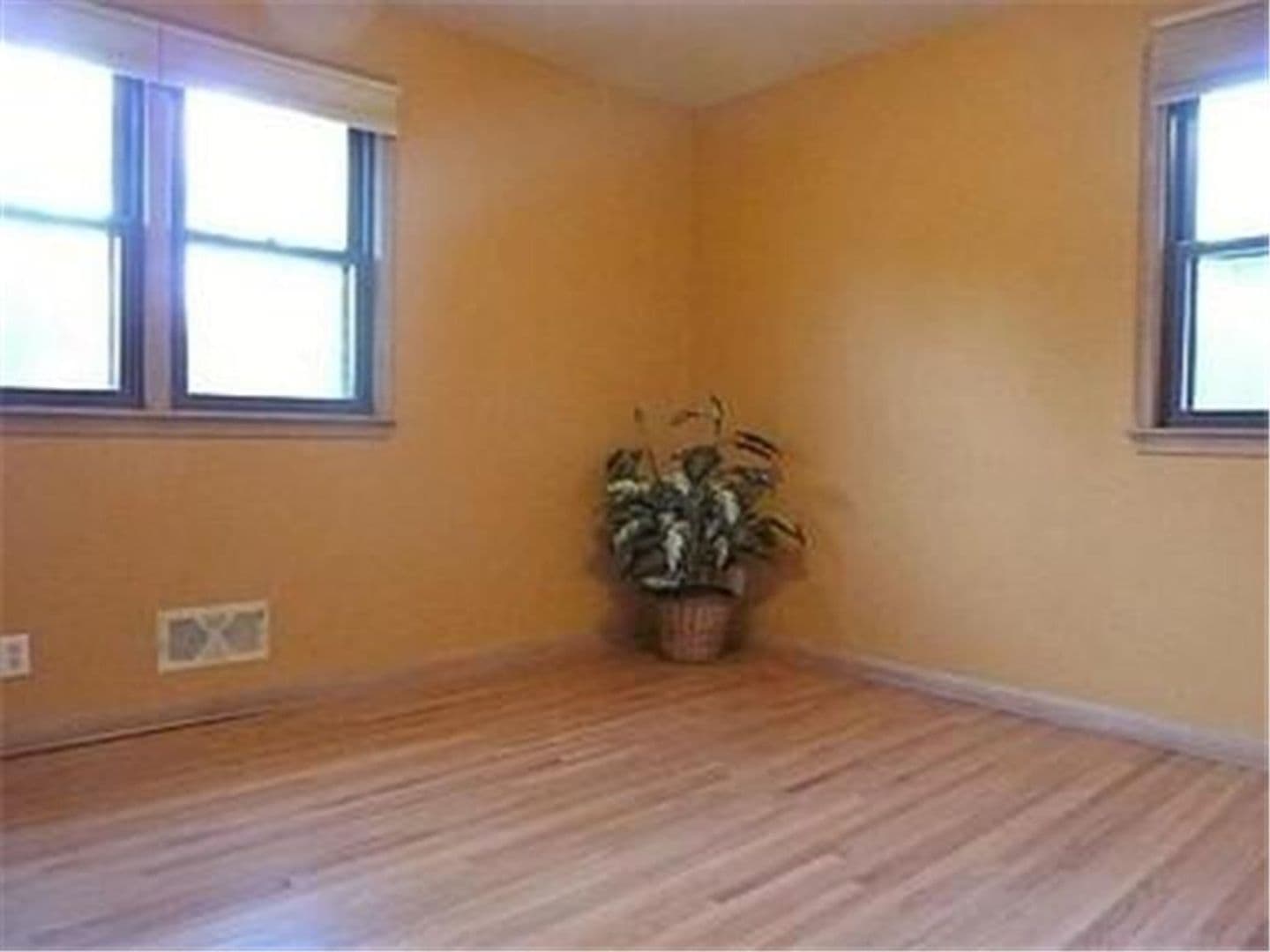 St. Paul House: 1697 Hubbard Ave
