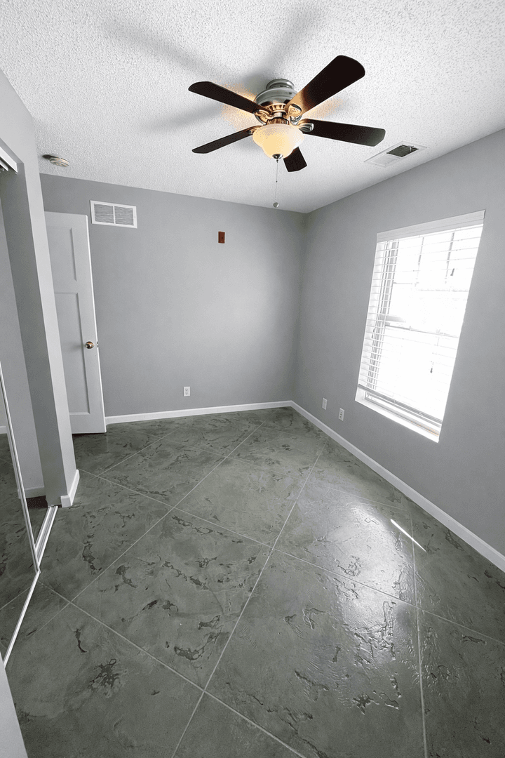 Minneapolis Apartment: 633 Ontario St SE
