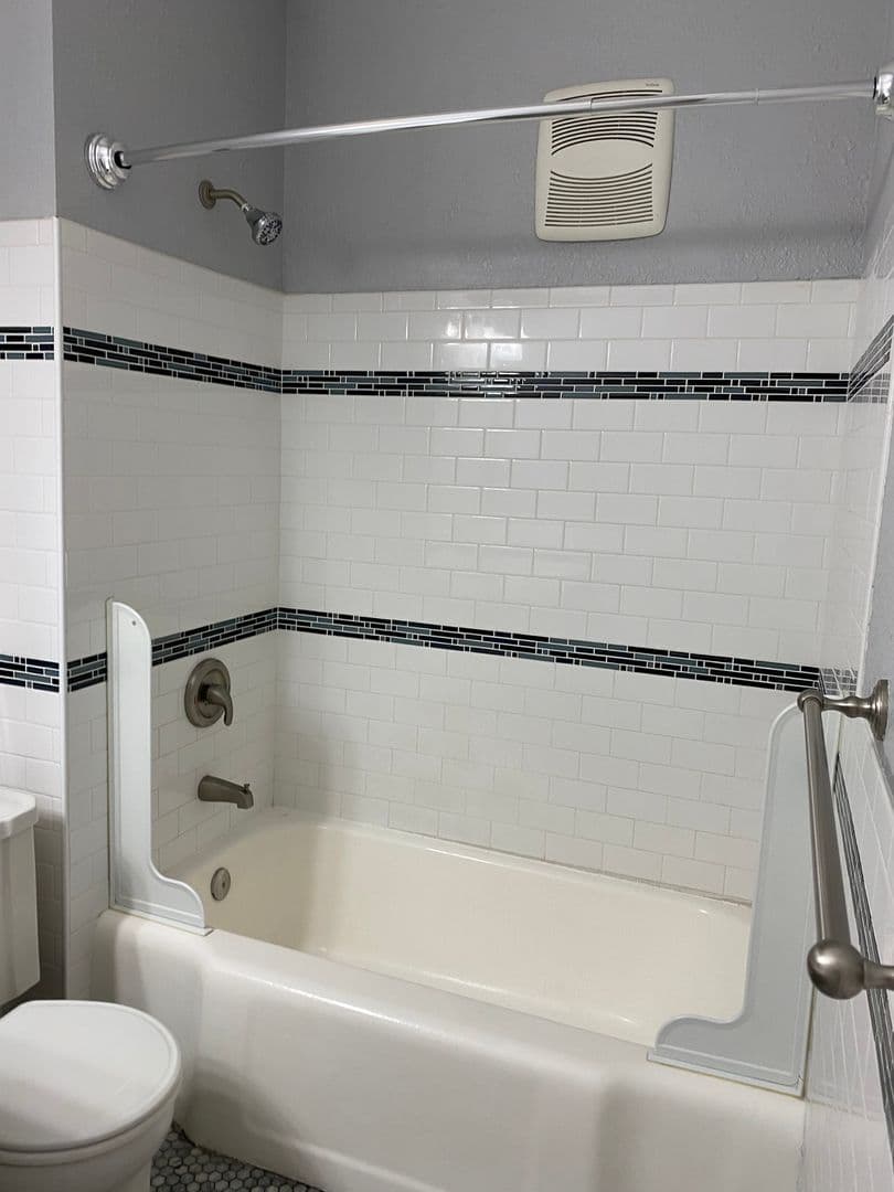 Minneapolis Apartment: 1212 Como Ave SE