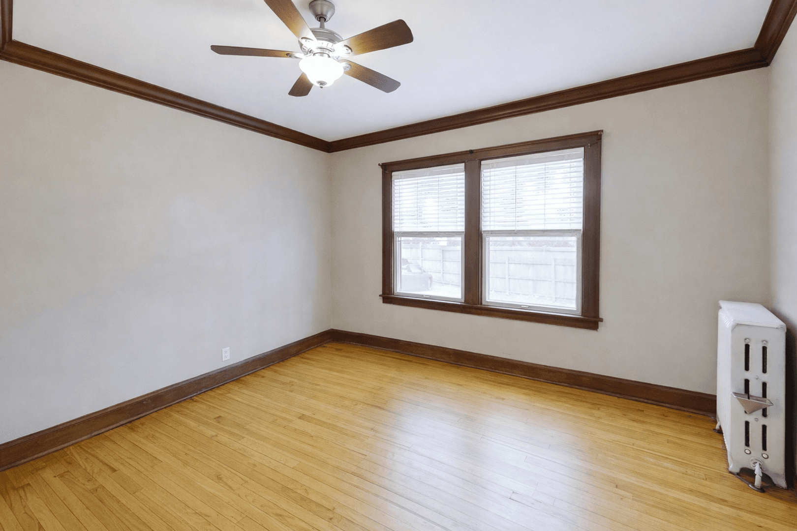 Minneapolis Apartment: 806-08 5th St SE