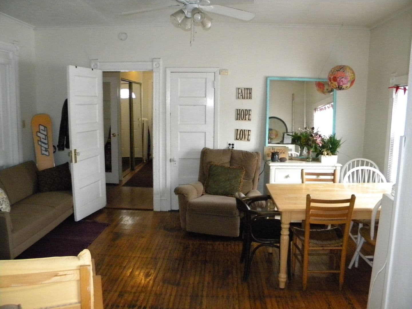 St. Paul Apartment: 2215 Como Ave