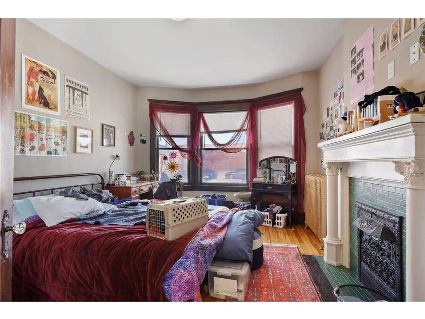 St. Paul Apartment: 1862 Roblyn Avenue