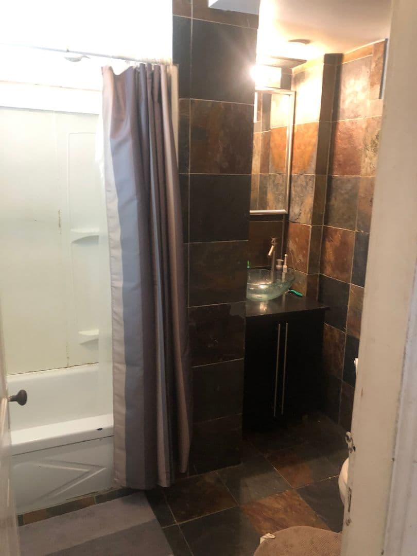Minneapolis Apartment: 821 6th St SE