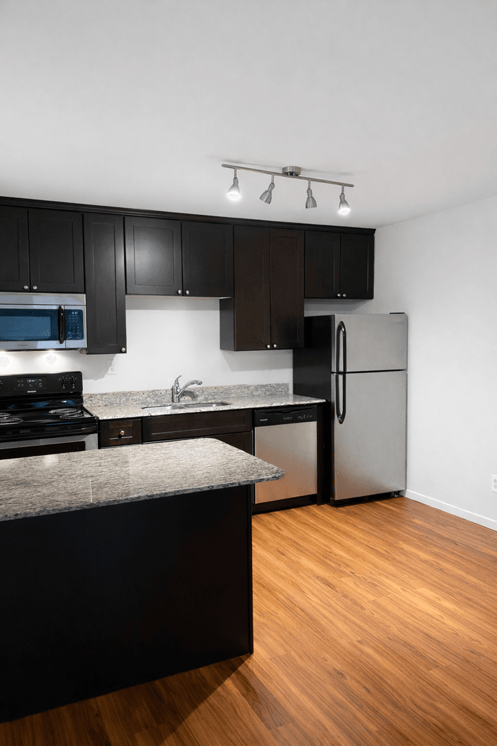 Minneapolis Apartment: 815 13th Ave SE