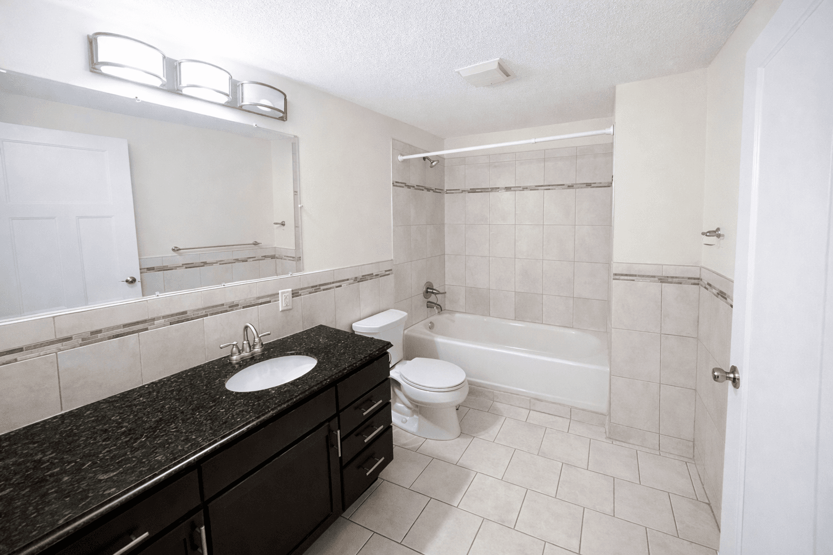 Minneapolis Apartment: 633 Ontario St SE