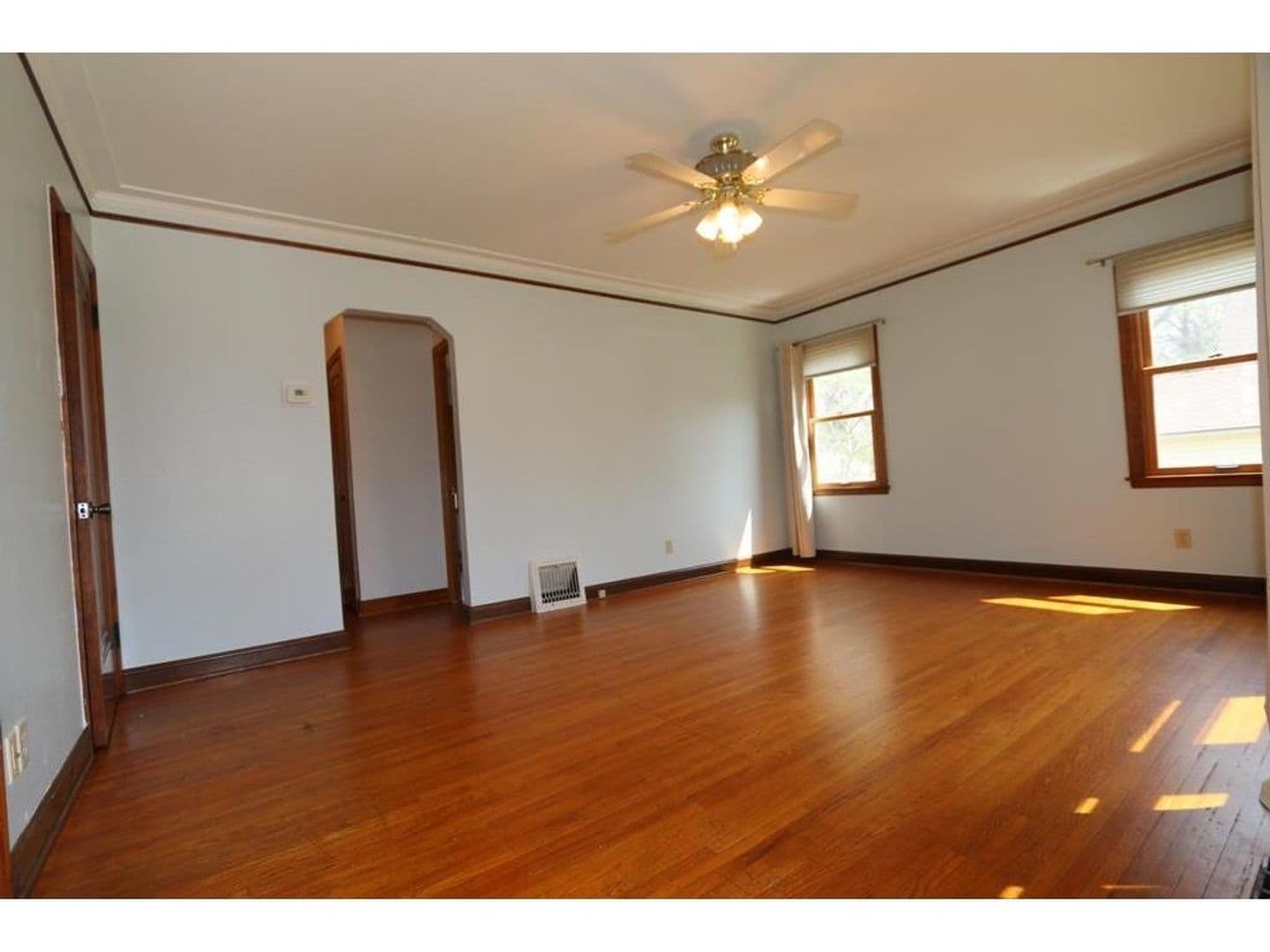 St. Paul House: 818 Aldine St