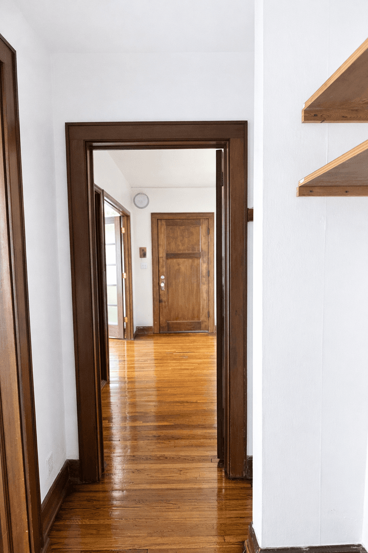 Minneapolis Apartment: 813 University Ave SE