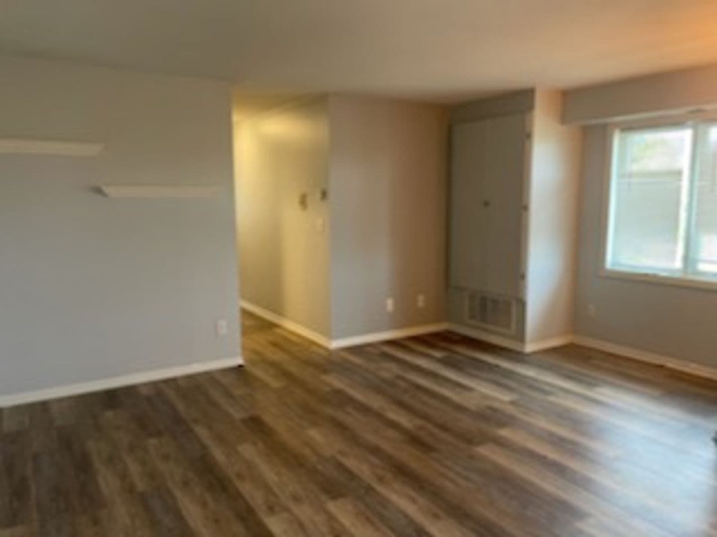 Minneapolis Apartment: 860 10th Ave SE