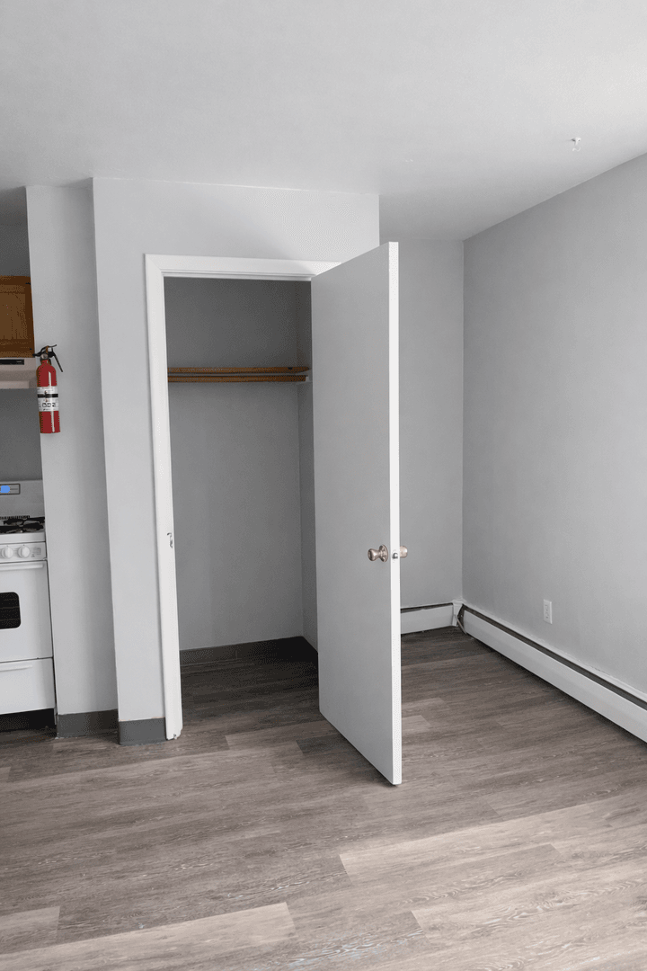 Minneapolis Apartment: 810 8th St SE