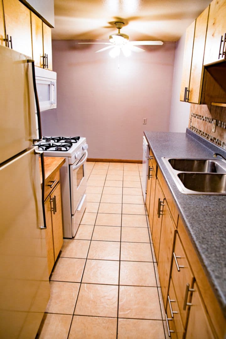 Minneapolis Apartment: 800 University Ave SE