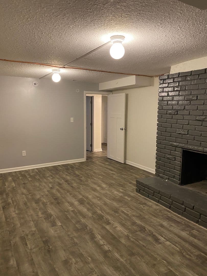 Minneapolis Apartment: 1212 Como Ave SE