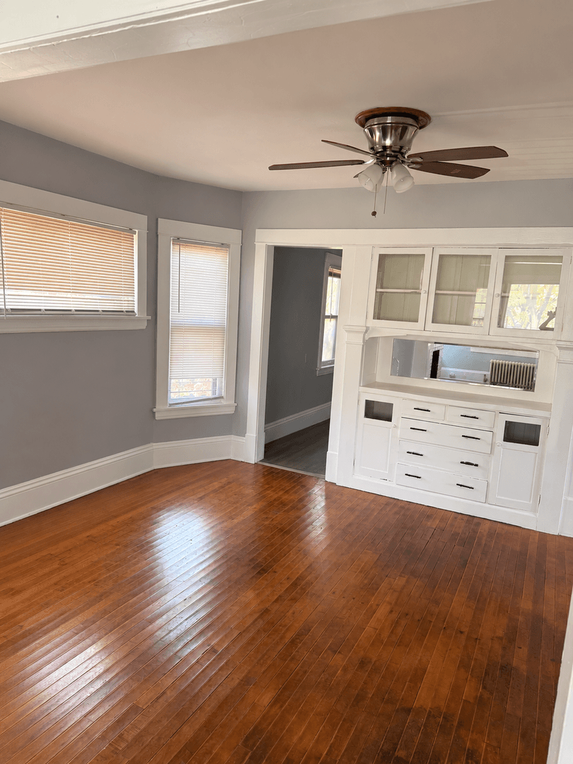 Minnneapolis Apartment: 816-818 University Ave SE