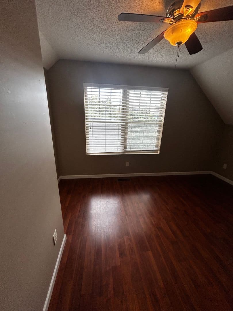 Minneapolis Apartment: 633 Ontario St SE