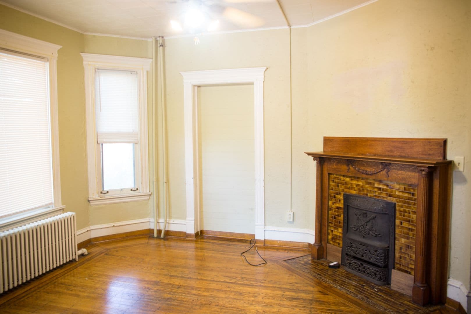 Minneapolis House: 1811 Como Ave SE