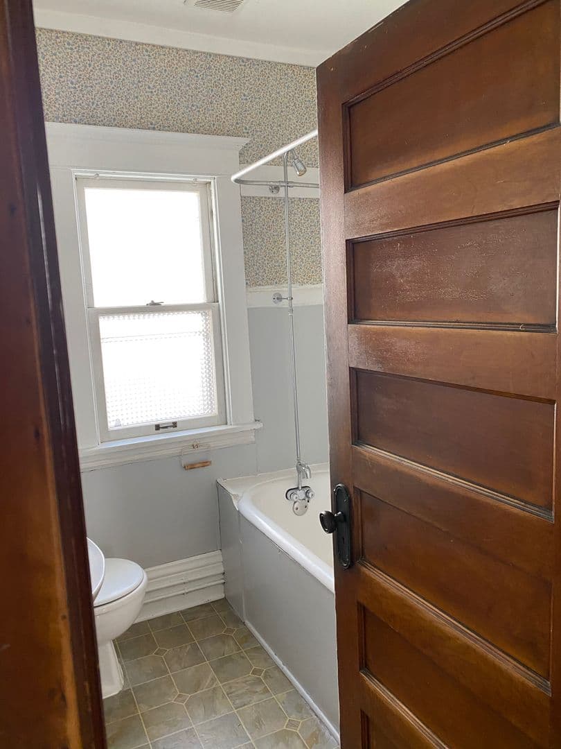 Minneapolis House: 1225 8th St SE #1AND2