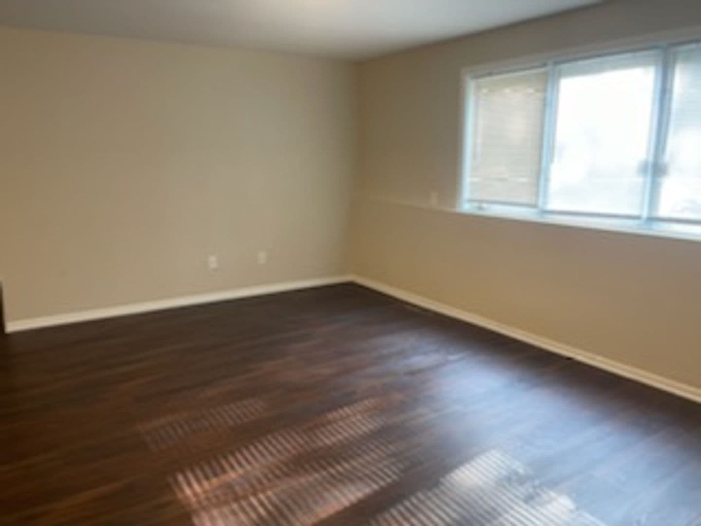 Minneapolis Apartment: 860 10th Ave SE