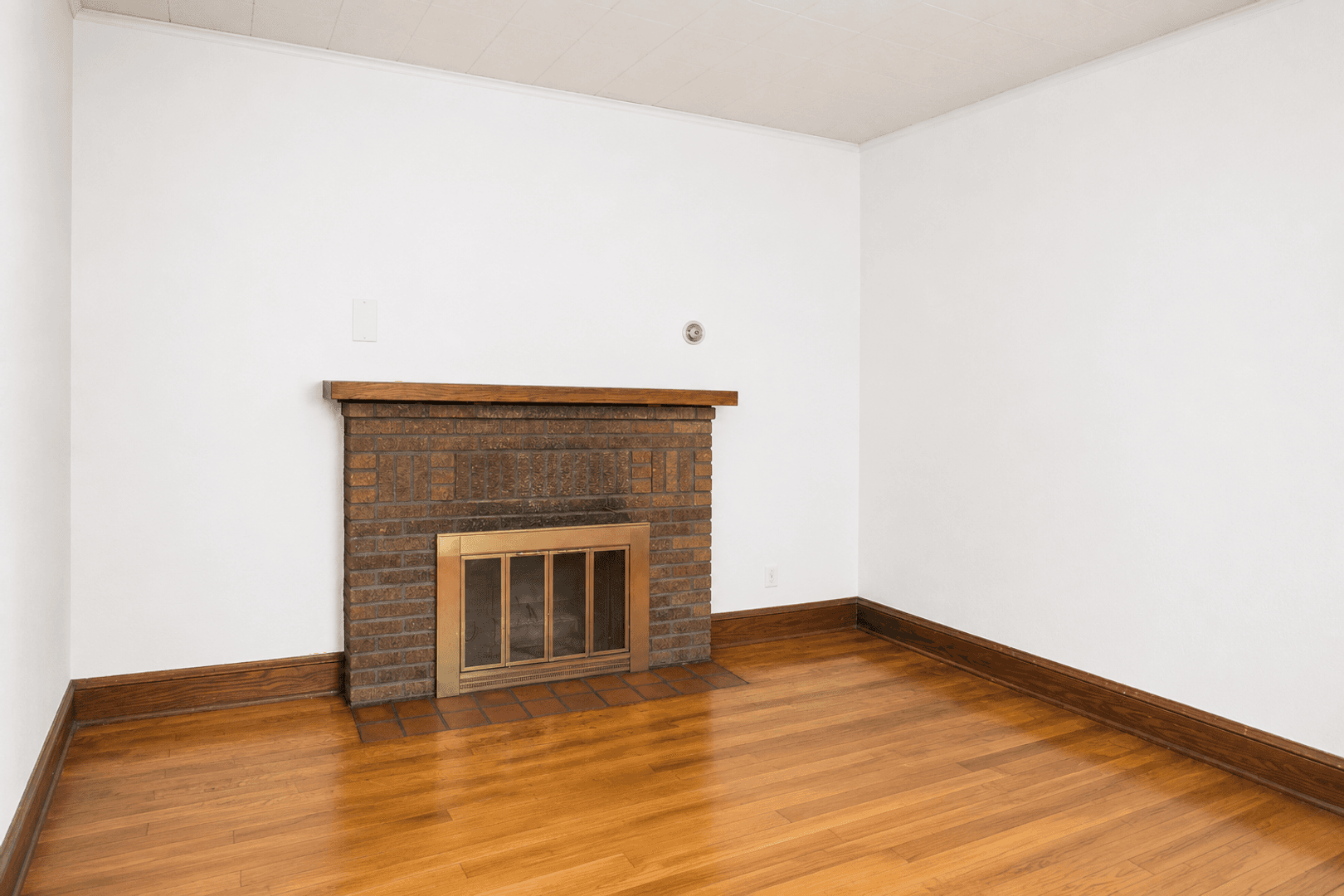 Minneapolis House: 911 E River Road