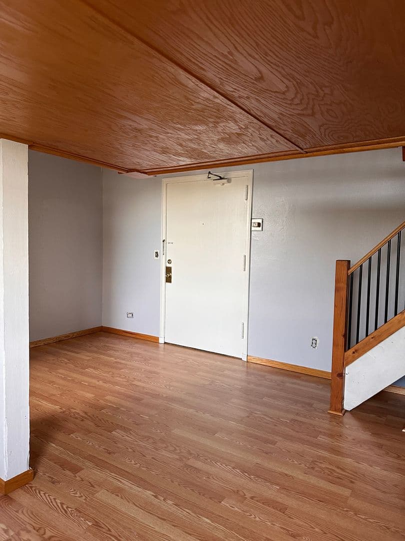Minneapolis Apartment: 414 7th Ave SE