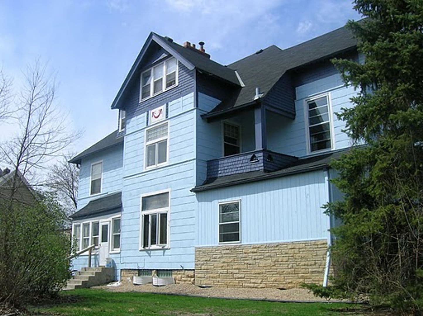 Minneapolis Apartment: 628 4th St SE