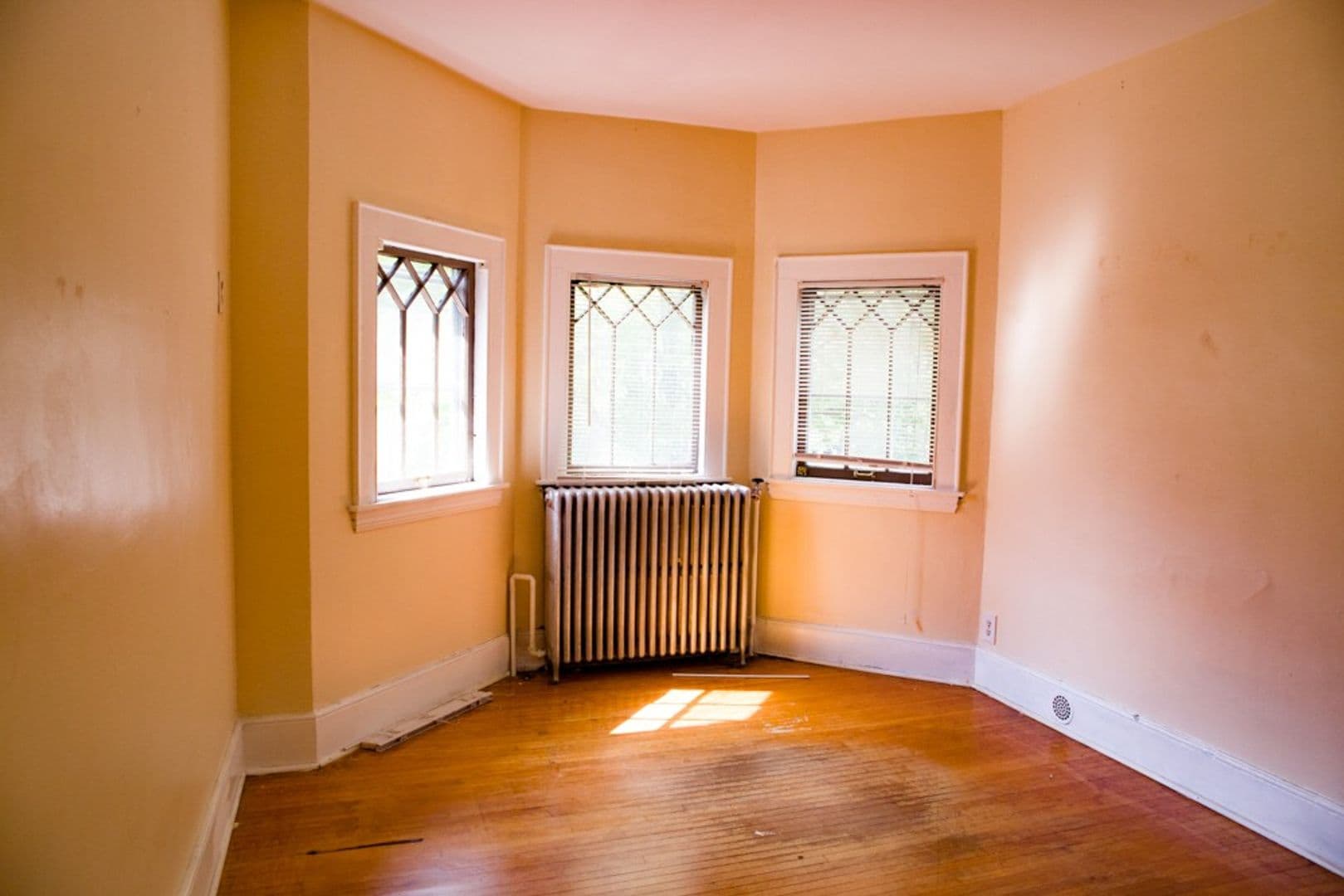 Minneapolis Apartment: 809 6th St SE