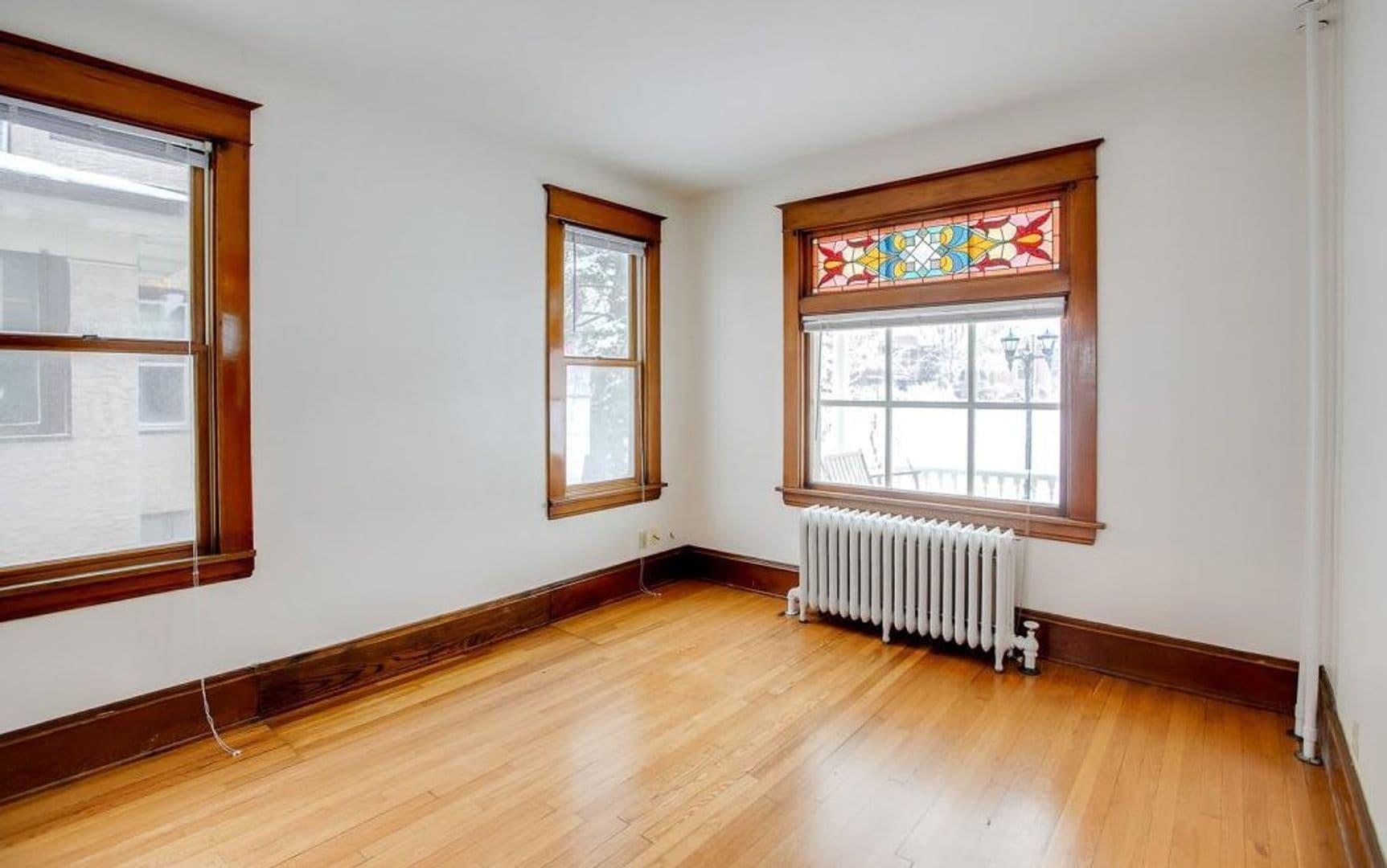 St. Paul House: 807 Snelling Ave N