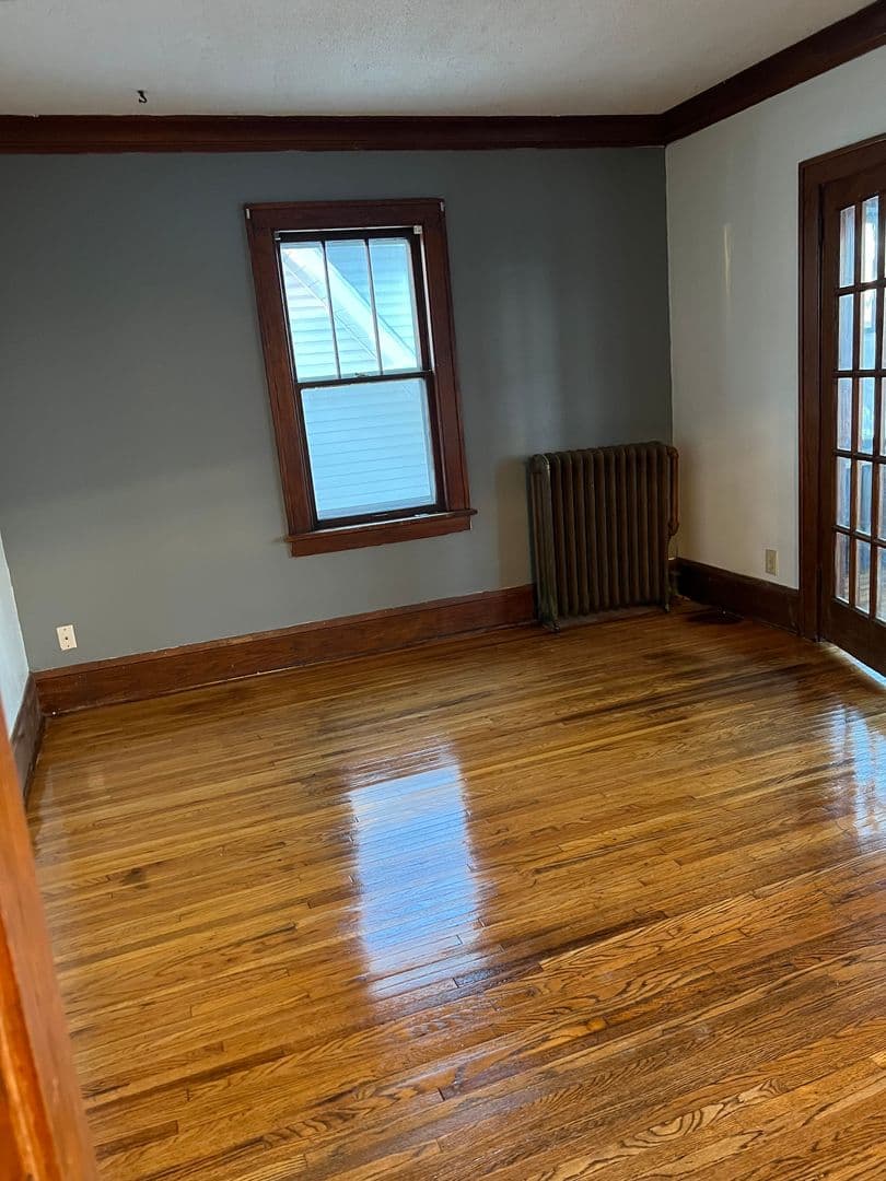 St. Paul Apartment: 613 Snelling Ave N