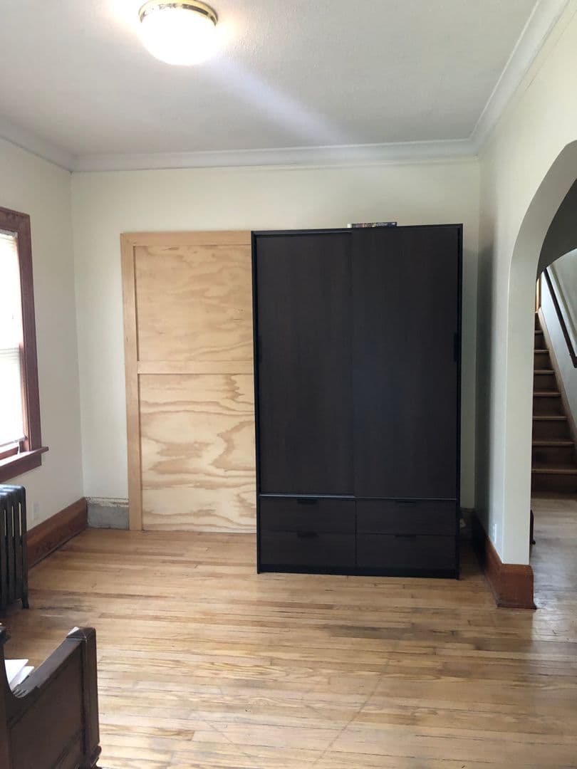 Minneapolis House: 1076 18th Ave SE