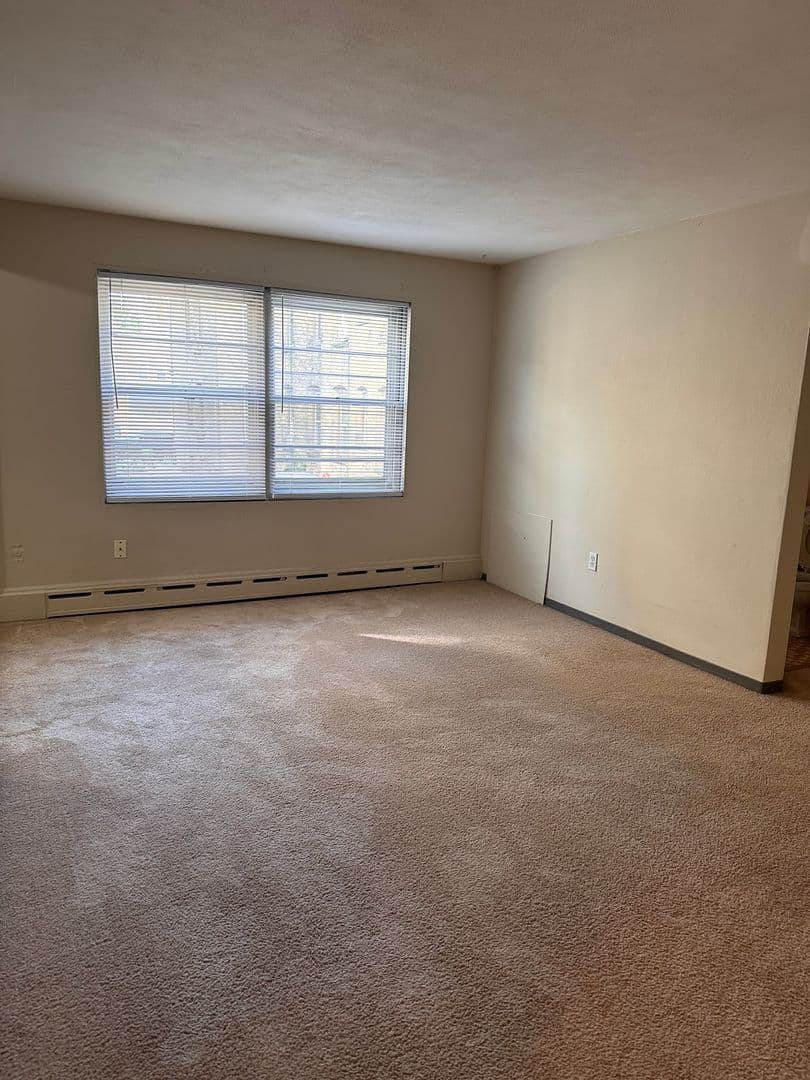 Minneapolis Apartment: 318 8th Ave SE