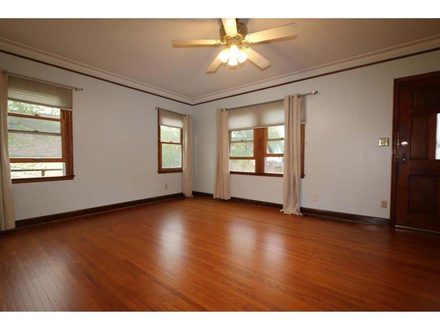 St. Paul House: 818 Aldine St