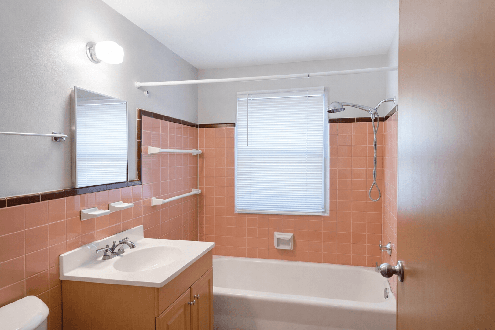 Minneapolis Apartment: 318 8th Ave SE