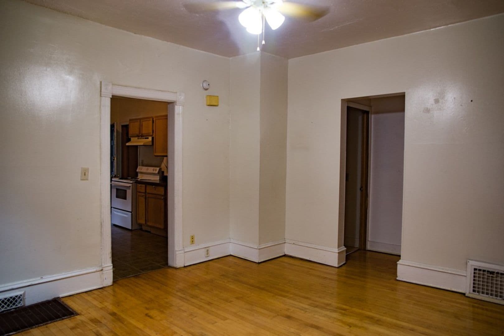 Minneapolis Apartment: 1075 24th Ave SE