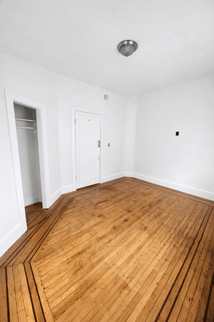 Minneapolis Apartment: 1309 7th St SE