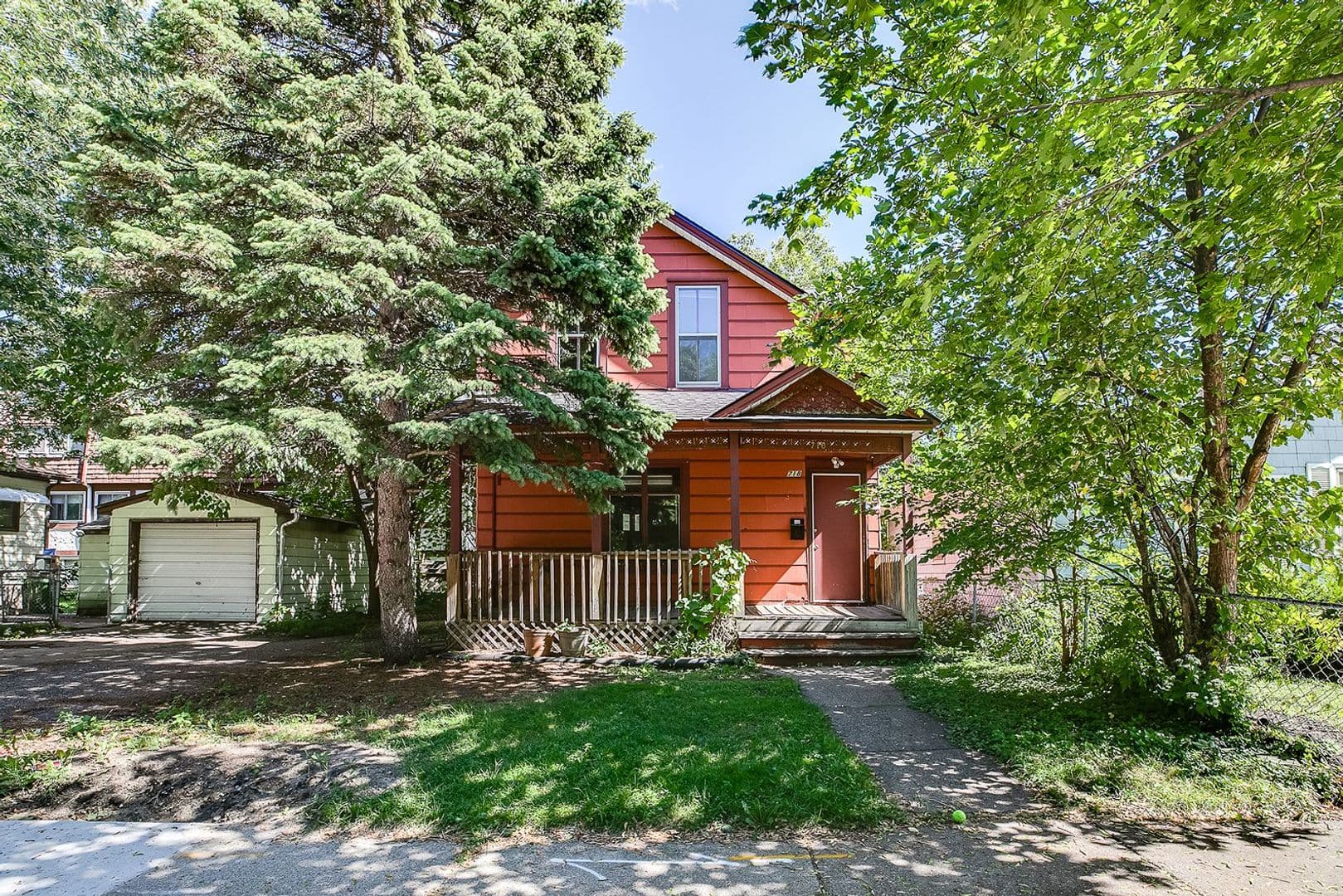 Minneapolis House: 718 11th Ave SE
