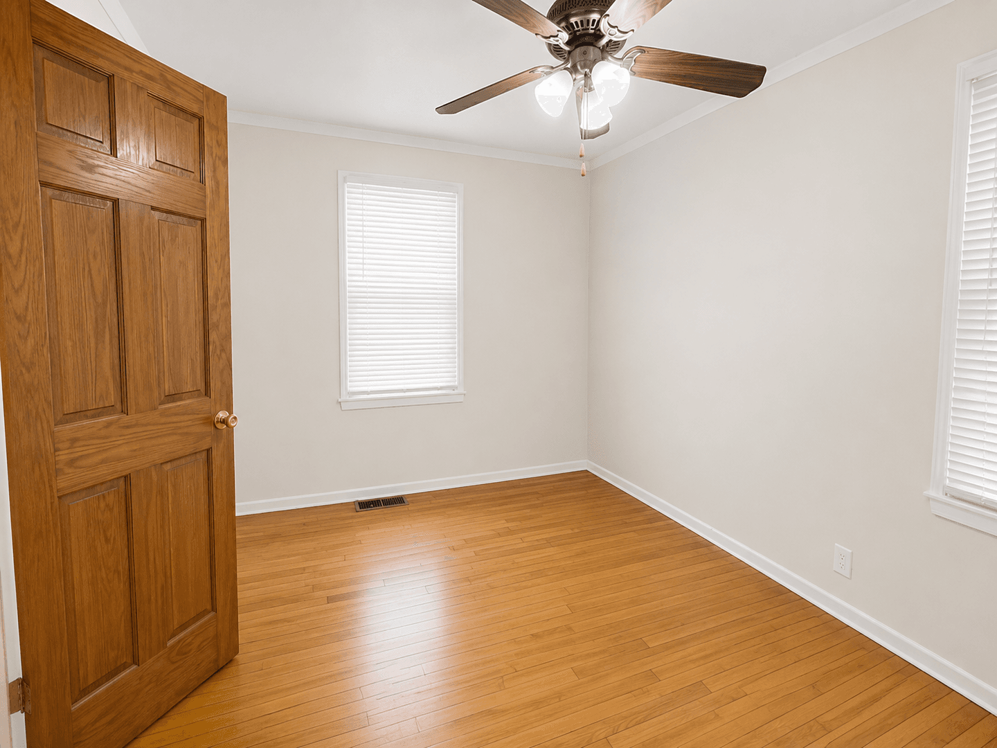 Minneapolis Apartment: 1062 11th Ave SE
